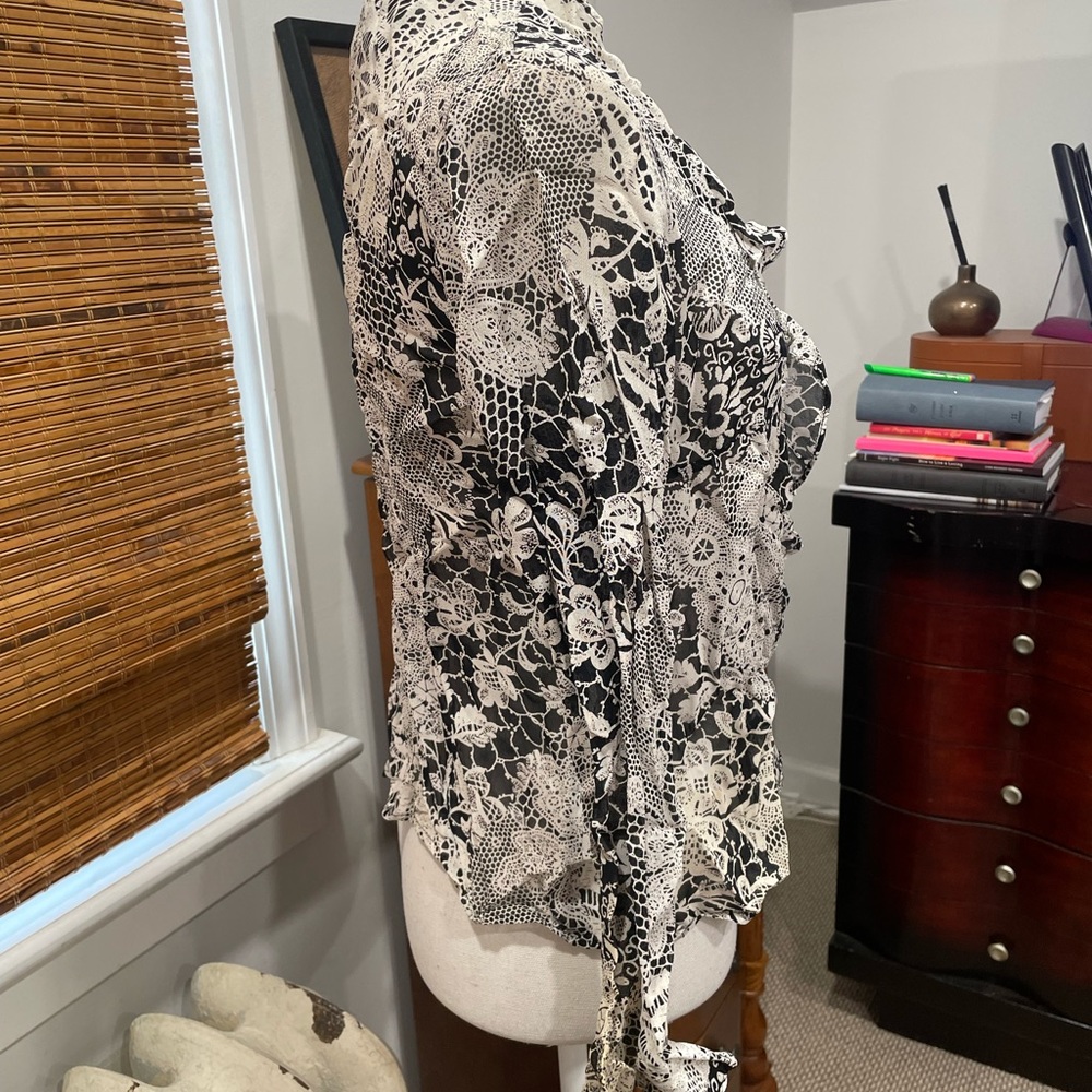 WHITE HOUSE BLACK MARKET BLOUSE - Picture 3 of 5